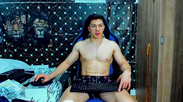 javiersexymann online show from May 5, 10:29 pm