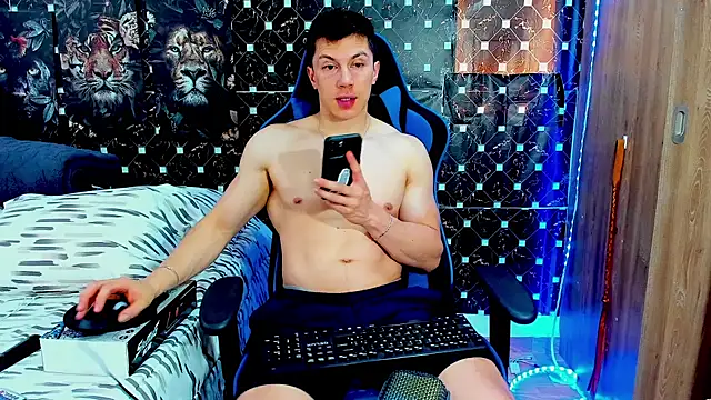 Snapshot of javiersexymann chatting on July 7, 7:18 pm javiersexymann online show from July 7, 7:18 pm