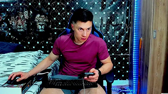 Snapshot of javiersexymann chatting on July 14, 10:59 pm javiersexymann online show from July 14, 10:59 pm