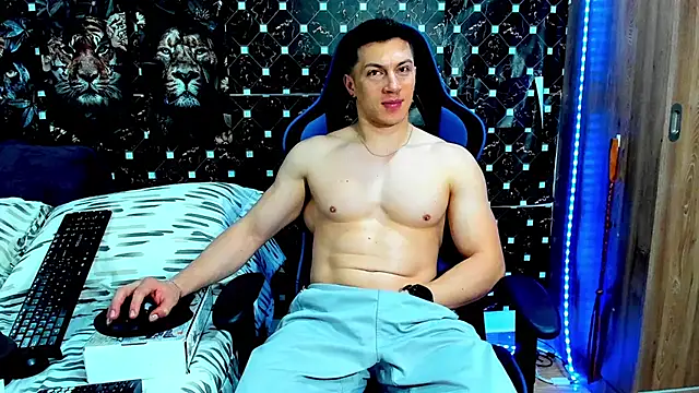 Snapshot of javiersexymann chatting on July 21, 4:37 am javiersexymann online show from July 21, 4:37 am