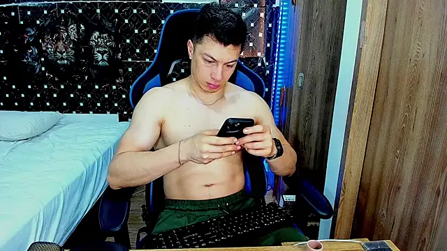 Snapshot of javiersexymann chatting on July 27, 4:36 pm javiersexymann online show from July 27, 4:36 pm