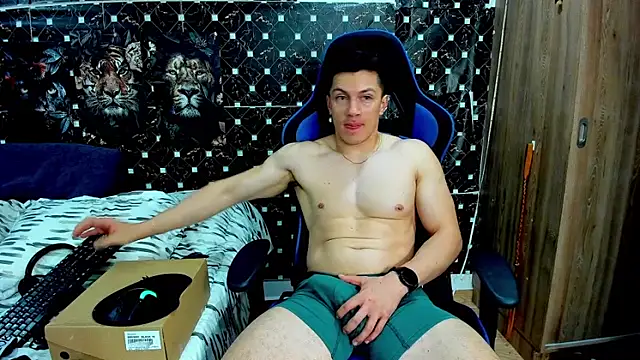Snapshot of javiersexymann chatting on July 31, 6:57 am javiersexymann online show from July 31, 6:57 am