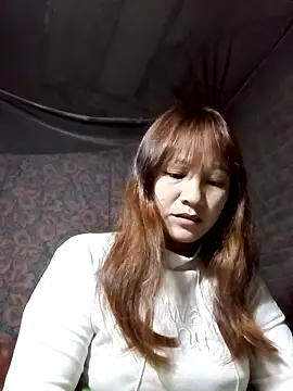 Snapshot of Mini3333 chatting on February 6, 10:24 pm Mini3333 online show from February 6, 10:24 pm