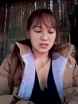 Snapshot of Mini3333 chatting on February 25, 12:42 am Mini3333 online show from February 25, 12:42 am