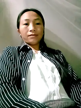 Snapshot of lucybaby00 chatting on May 4, 10:39 pm lucybaby00 online show from May 4, 10:39 pm
