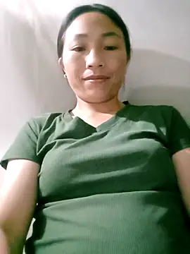 Snapshot of lucybaby00 chatting on May 5, 10:51 pm lucybaby00 online show from May 5, 10:51 pm