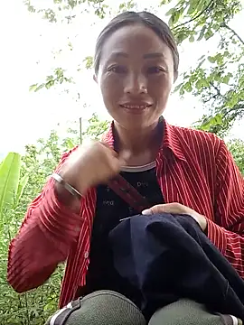 Snapshot of lucybaby00 chatting on May 12, 10:45 am lucybaby00 online show from May 12, 10:45 am