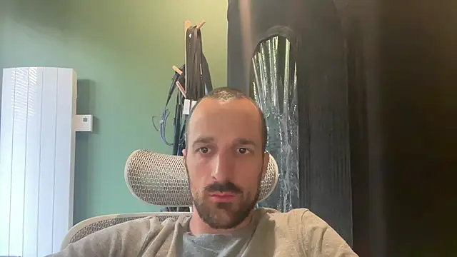 Snapshot of matth24b chatting on July 5, 1:40 pm matth24b online show from July 5, 1:40 pm