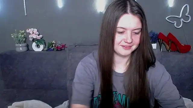 Snapshot of MavkaCute chatting on May 5, 6:05 pm MavkaCute online show from May 5, 6:05 pm