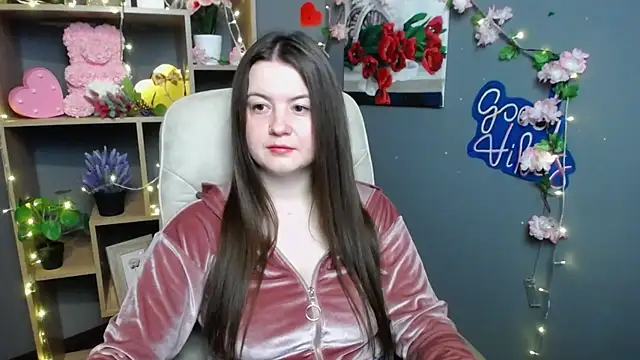 Snapshot of MavkaCute chatting on May 25, 6:14 pm MavkaCute online show from May 25, 6:14 pm