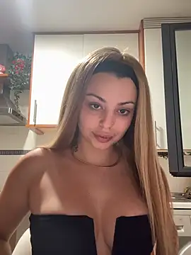Snapshot of NoeliaGarcia17 chatting on July 5, 1:12 am NoeliaGarcia17 online show from July 5, 1:12 am