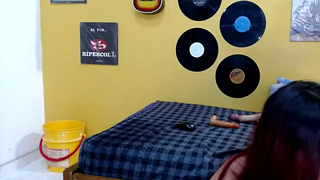 skinnyverus18 online show from March 7, 7:22 pm