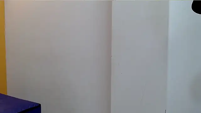 skinnyverus18 online show from April 15, 6:48 pm