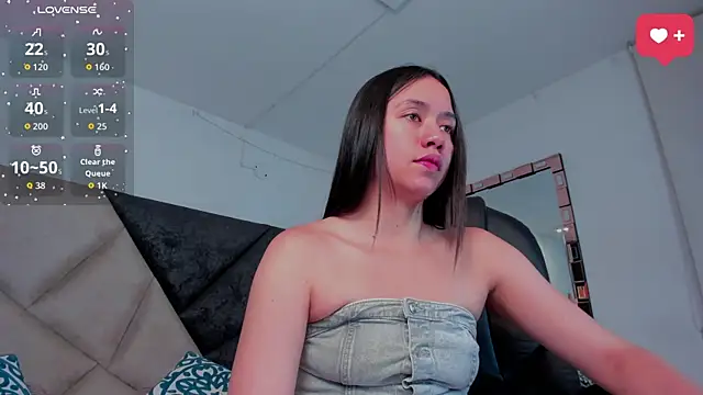 Snapshot of SaraWagner_ chatting on April 27, 11:58 pm SaraWagner online show from April 27, 11:58 pm
