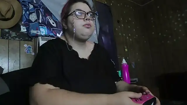 Snapshot of GoddessDess chatting on September 23, 12:52 pm GoddessDess online show from September 23, 12:52 pm