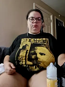 Snapshot of GoddessDess chatting on October 6, 9:29 am GoddessDess online show from October 6, 9:29 am