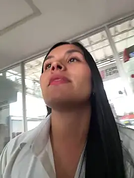 MacaW09 online show from February 23, 5:21 pm