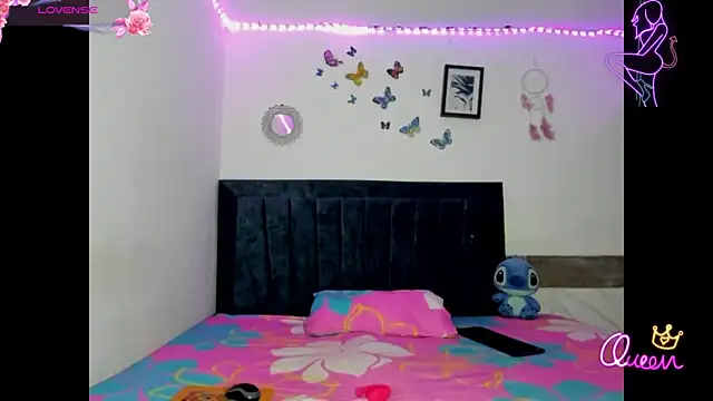 Snapshot of emmie_bunny chatting on July 4, 9:54 pm emmie bunny online show from July 4, 9:54 pm