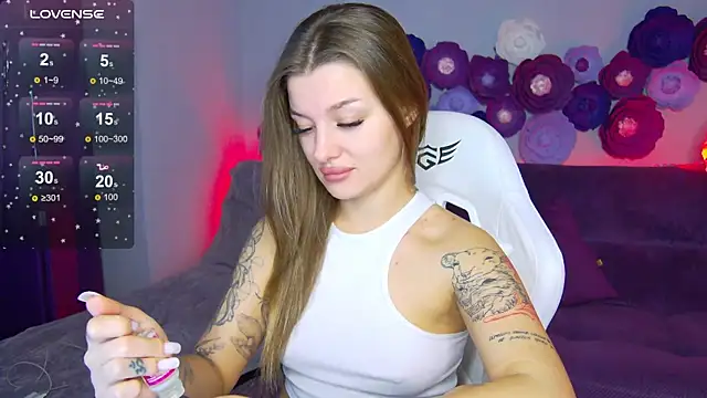 LindaBrilliant online show from October 23, 2:11 am