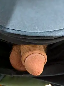 Snapshot of Sweethoneygun chatting on September 24, 3:26 pm Sweethoneygun online show from September 24, 3:26 pm