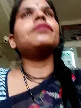 Snapshot of Soniya_pandit chatting on May 15, 2:18 am Soniya pandit online show from May 15, 2:18 am