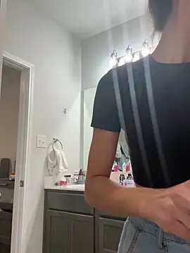 bbgurlnickii online show from September 24, 3:37 pm