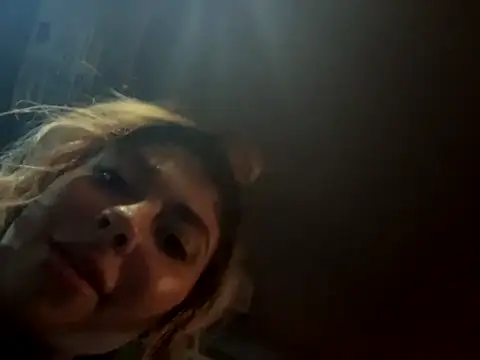 bbgurlnickii online show from November 18, 4:50 am