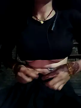 Snapshot of SpicyRoshni chatting on April 15, 6:15 pm SpicyRoshni online show from April 15, 6:15 pm