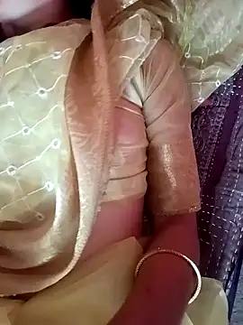 Snapshot of SpicyRoshni chatting on May 19, 7:47 am SpicyRoshni online show from May 19, 7:47 am