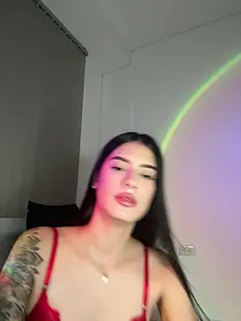 Snapshot of giasteele chatting on November 8, 1:17 am giasteele online show from November 8, 1:17 am