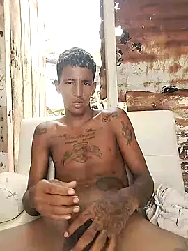 Snapshot of david_750- chatting on October 5, 5:11 pm david 750- online show from October 5, 5:11 pm