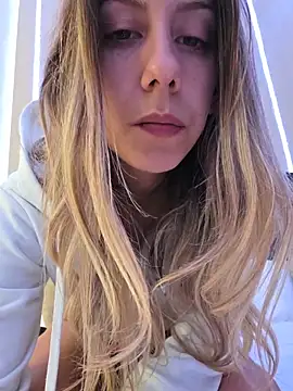 PetiteSecrets online show from November 10, 10:31 pm