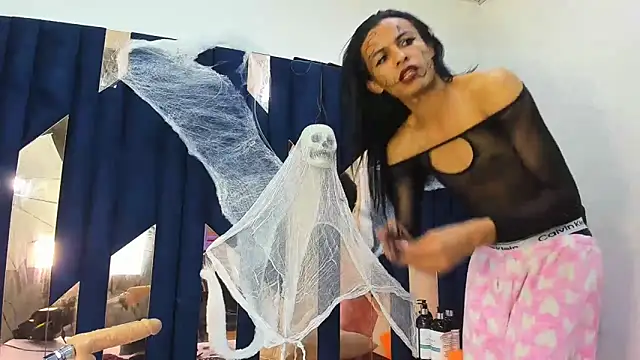 Aisha hotts777 online show from October 29, 3:20 am