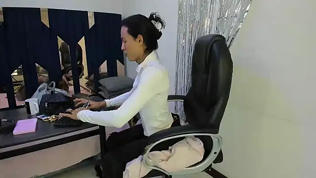 Snapshot of Aisha_hotts777 chatting on June 4, 8:26 pm Aisha hotts777 online show from June 4, 8:26 pm