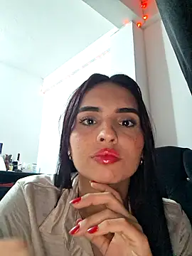 Snapshot of EmiliaSomer chatting on September 24, 2:37 am EmiliaSomer online show from September 24, 2:37 am