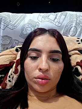 Snapshot of EmiliaSomer chatting on October 14, 4:46 am EmiliaSomer online show from October 14, 4:46 am