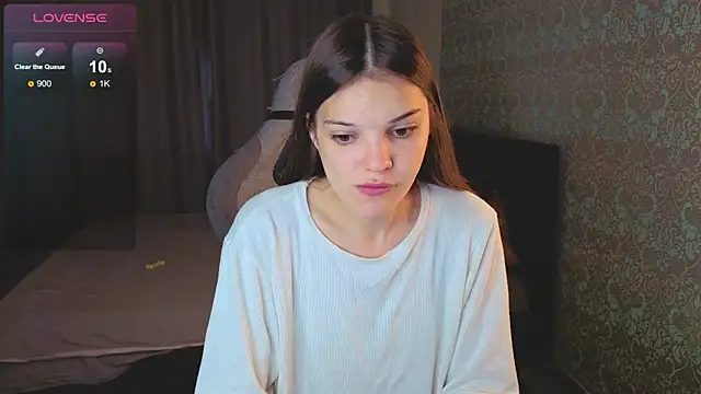 Snapshot of magic_shy_ chatting on September 18, 1:18 am magic shy  online show from September 18, 1:18 am