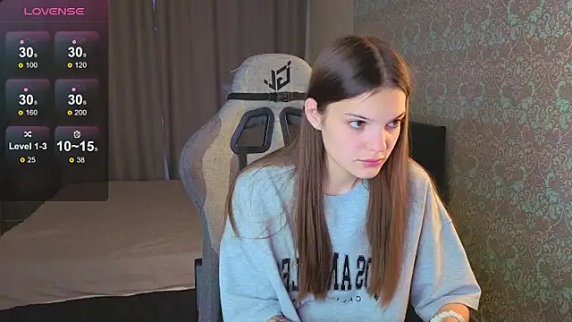 Snapshot of magic_shy_ chatting on September 23, 1:19 am magic shy  online show from September 23, 1:19 am