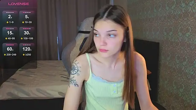 Snapshot of magic_shy_ chatting on September 25, 1:20 am magic shy  online show from September 25, 1:20 am