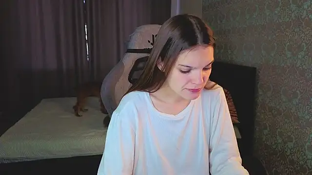 Snapshot of magic_shy_ chatting on September 30, 1:32 am magic shy  online show from September 30, 1:32 am