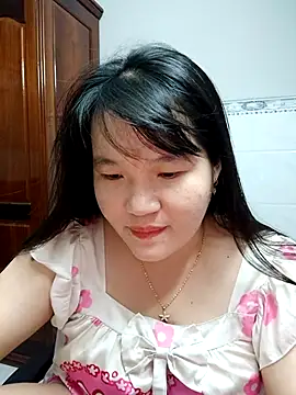 Snapshot of _Babyrose_ chatting on October 4, 3:43 pm Babyrose online show from October 4, 3:43 pm