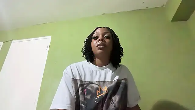 Liaprettygirl online show from May 23, 4:18 am