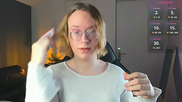 Amanda Butlerr online show from November 6, 7:20 am