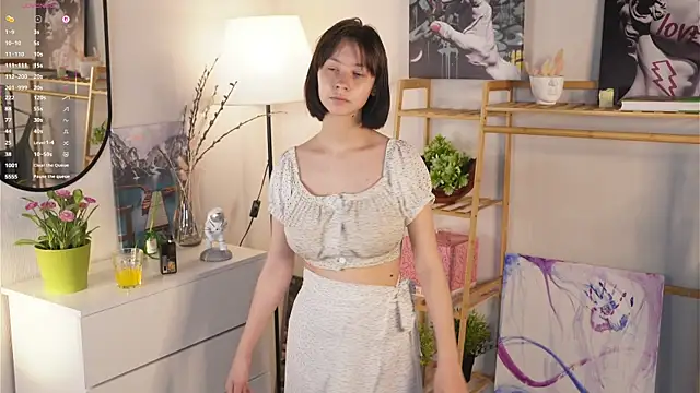 SuzanneHowse online show from September 19, 4:47 am