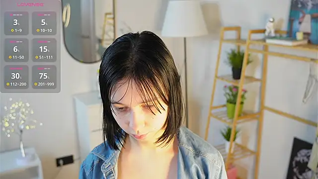 SuzanneHowse online show from November 2, 6:38 am