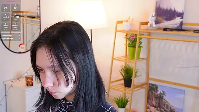 SuzanneHowse online show from January 14, 4:07 am