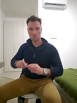 mrlyuis online show from November 27, 8:22 pm