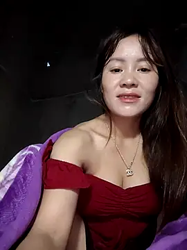 Snapshot of TinTim02 chatting on May 2, 10:59 pm TinTim02 online show from May 2, 10:59 pm