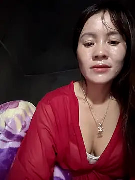 Snapshot of TinTim02 chatting on May 7, 9:42 pm TinTim02 online show from May 7, 9:42 pm