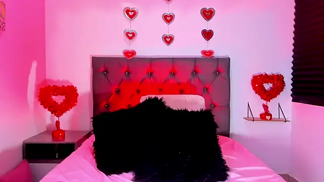 SagiraBelle online show from February 14, 4:15 pm